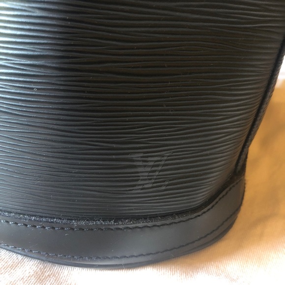 ⭐️ Louis Vuitton Epi Bucket PM Bag - Picture 5 of 15